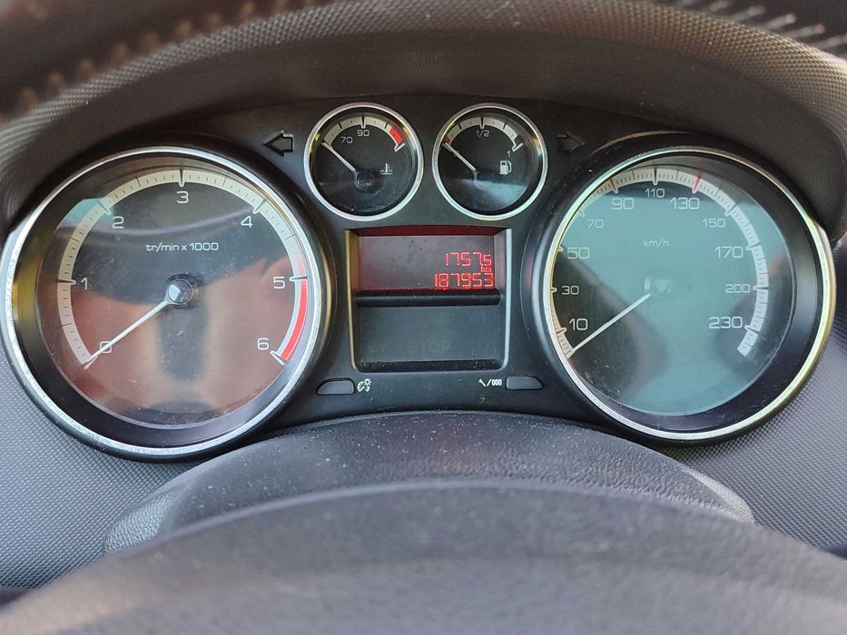 Peugeot 308SW 1.6HDI Executive CMV6