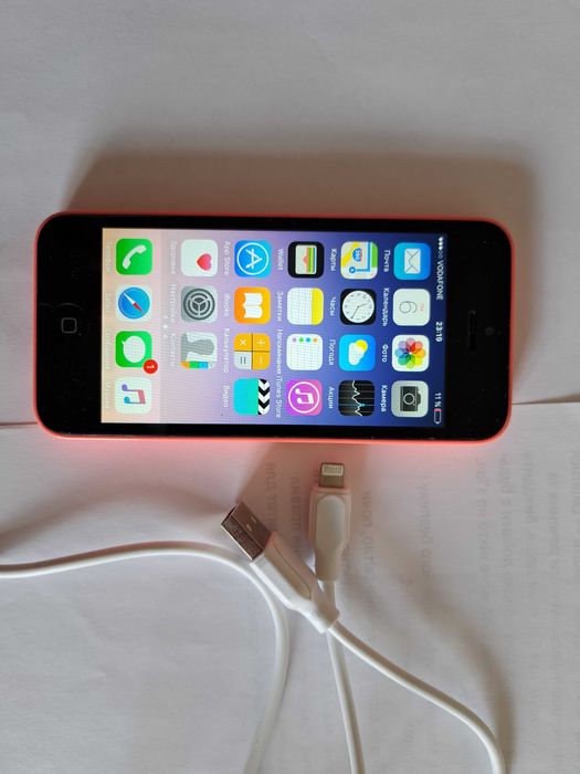 iPod 5. 16Gb Red б/у.