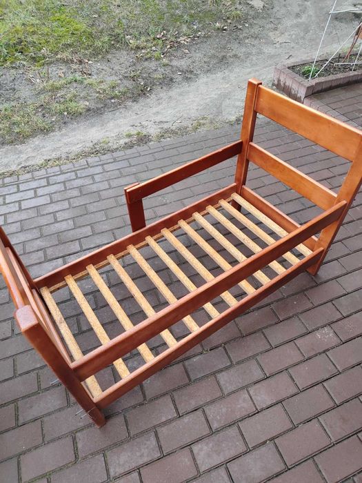 Продам дитяче ліжечко 128*66*80 з матрацами