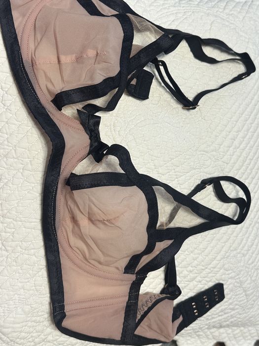 Agent Provocateur 32C ,36B,32C(червоний)бюст