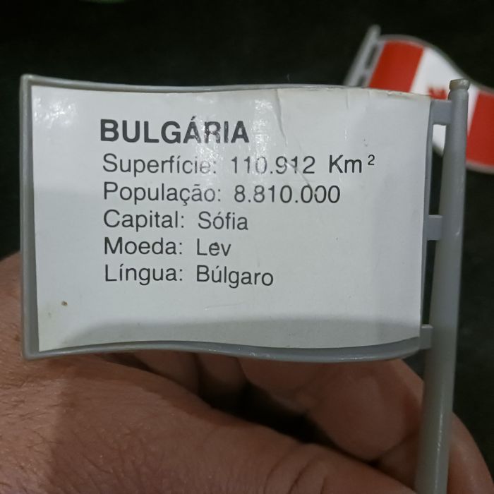 Brindes NESTUM 1983 c/Bandeiras de Países