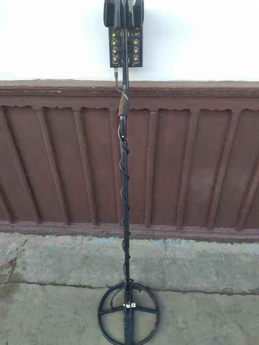 Металошукач колайдер трох частотний у доброму стані