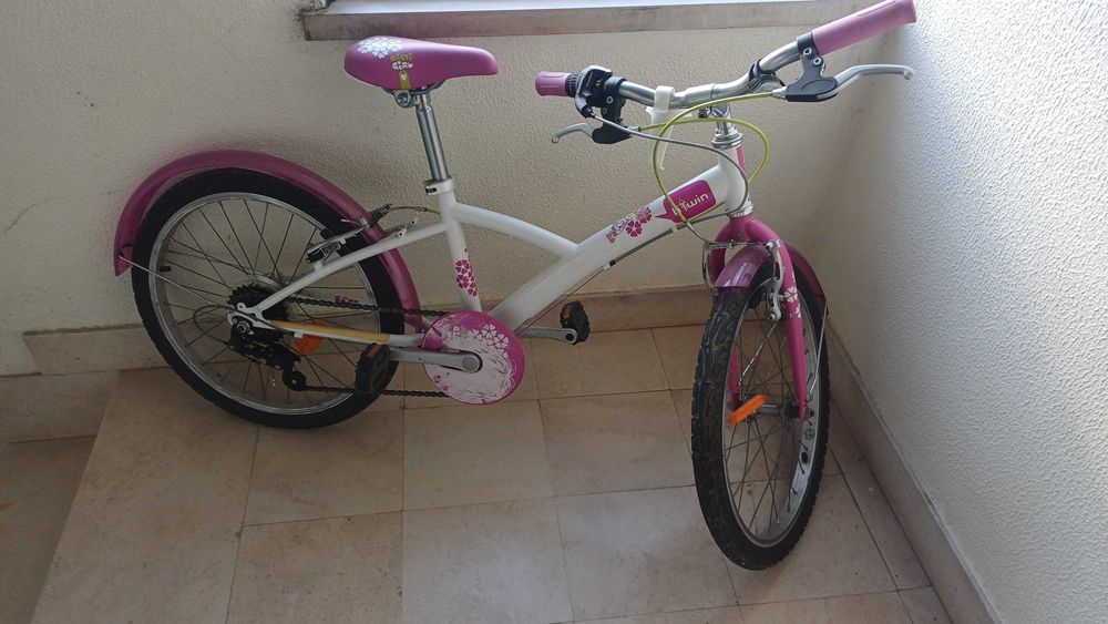 Bicicleta menina 6/9 anos