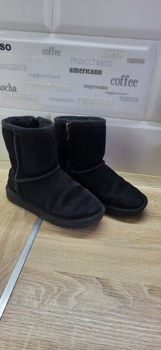 Чорні Ugg для дівчинки