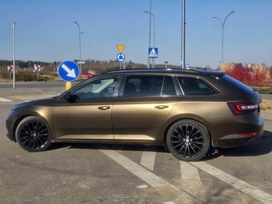 Wyjątkowa Skoda Superb 4x4 L&K diesel o mocy  240KM.  Przebieg 227tyś.