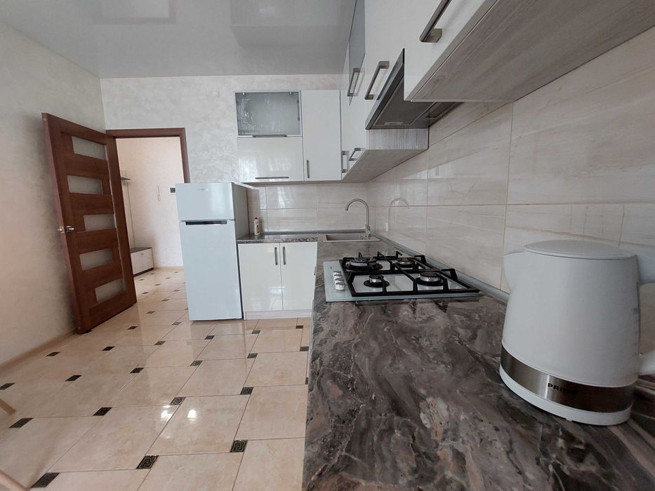 Оренда подобова З СВІТЛОМ м.С.Парк вул.Лисенка 8