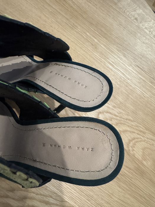 Klapki ZARA rozmiar 38 skóra