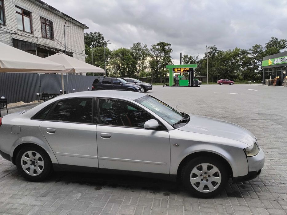 Автомобіль Ауді  а4