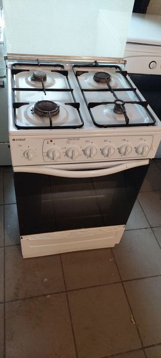 Газову плиту  з газовой духовкою дуже дешево продаю