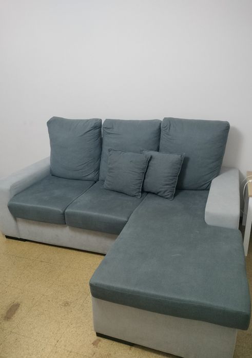 Sofá com chaise long