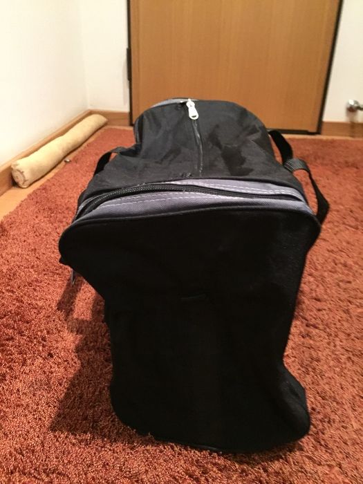 Saco de viagem em estado novo,