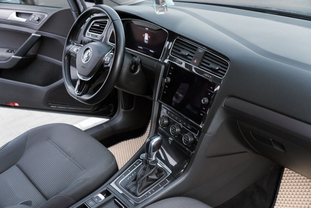 Volkswagen e-golf Вольксваген е гольф