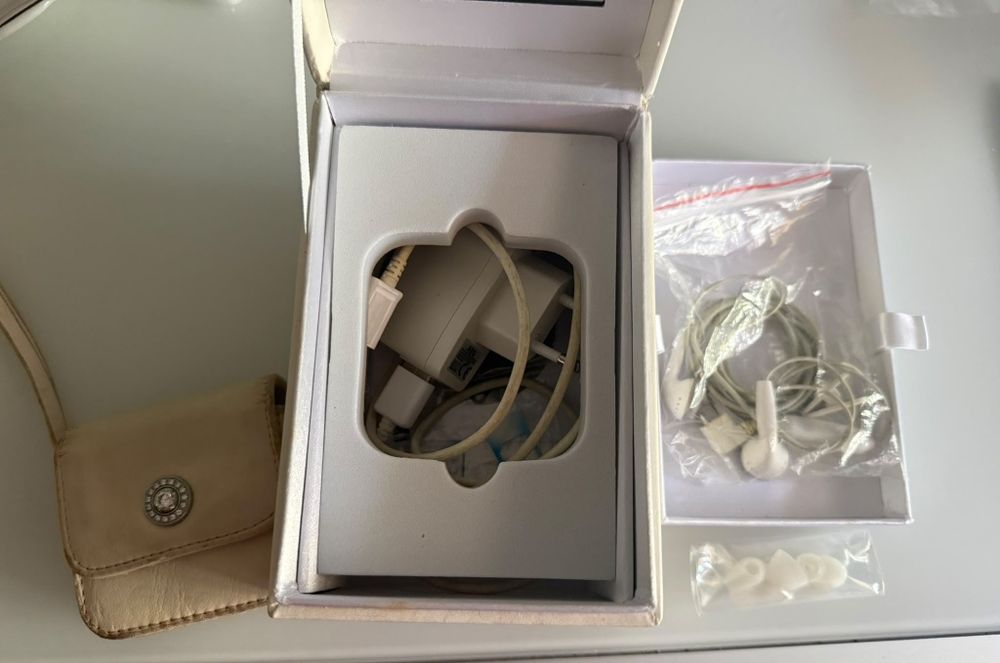 Telemóvel AEG Swarovski