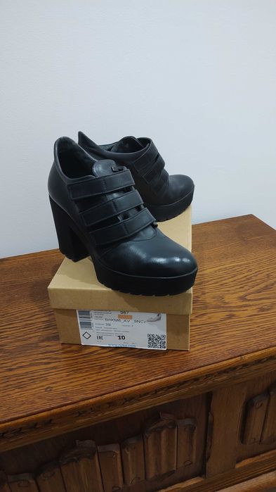 Buty damskie skórzane czarne półbuty trzewiki botki 38/39 Ryłko