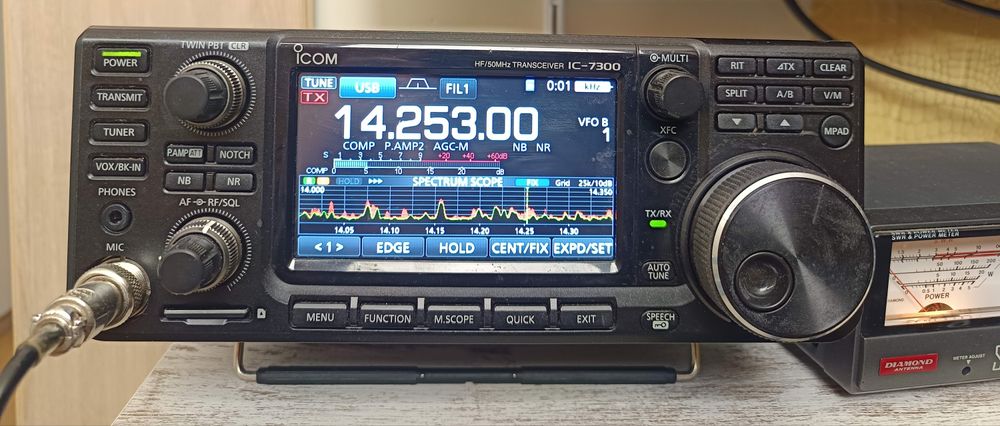 ICOM IC-7000 - Radioamador