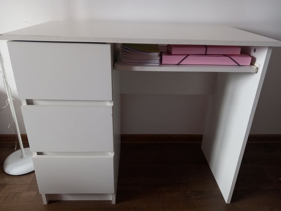 Biurko z szufladkami