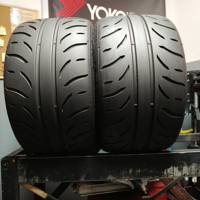295/30/18 Dunlop Direzza