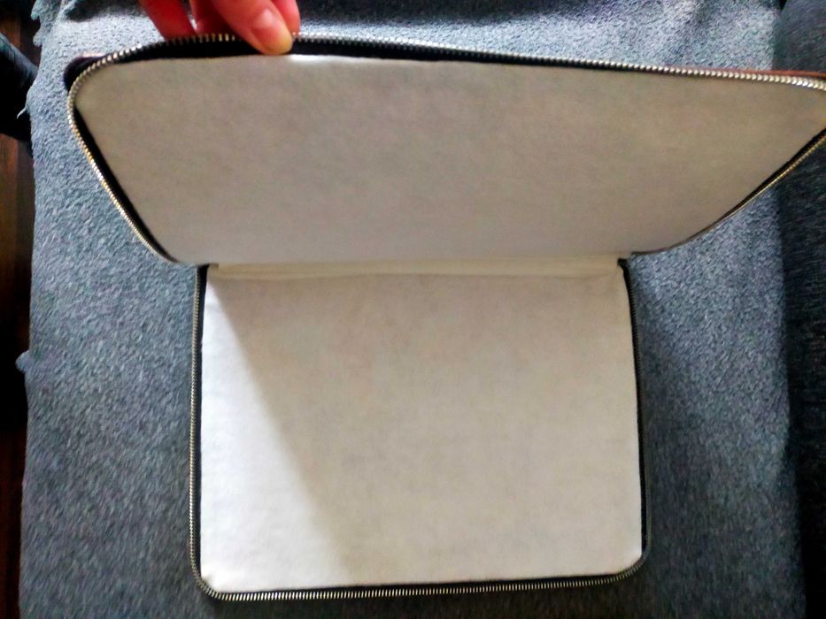 Nowe etui ze skóry na laptop