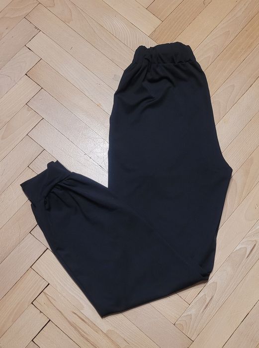 Spodnie damskie materiałowe dresowe gumka w pasie Rozmiar XS