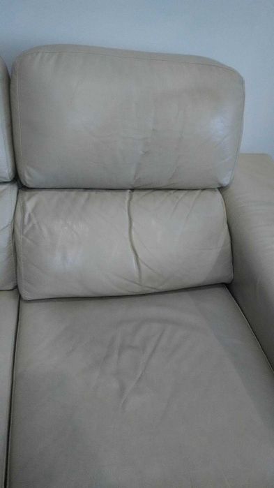 Sofá bege 2 lugares