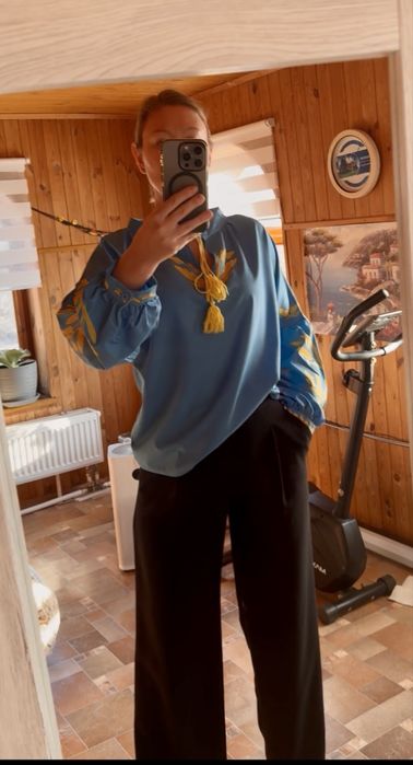 Сучасна вишиванка.