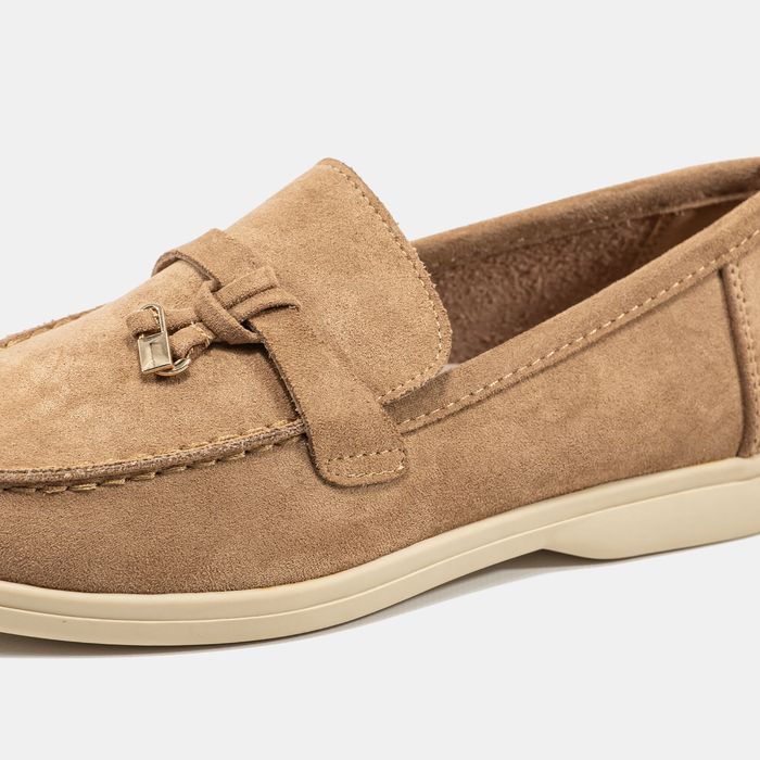 Стильні жіночі лофери