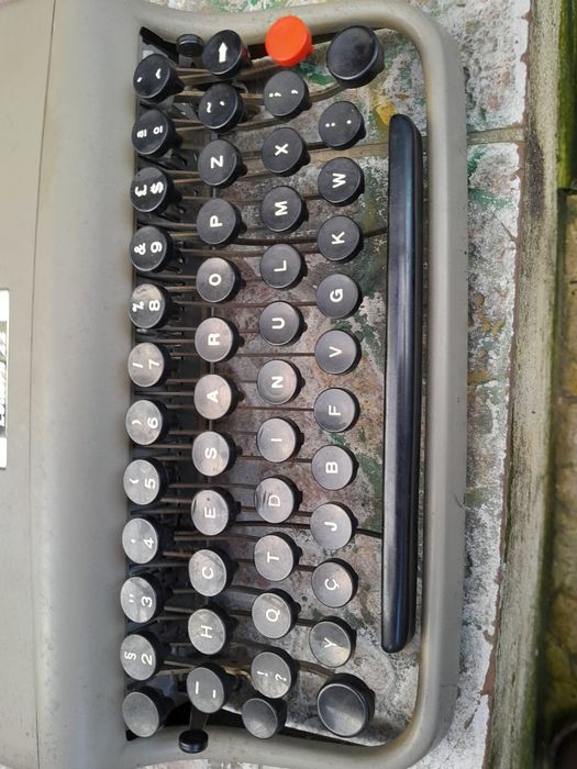Máquina de escrever.