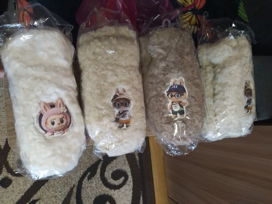 Рукавички лабубу на міху