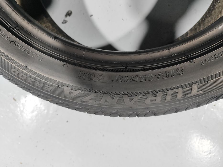 2 pneus semi novos 215-45R16 Bridgestone - Oferta dos Portes