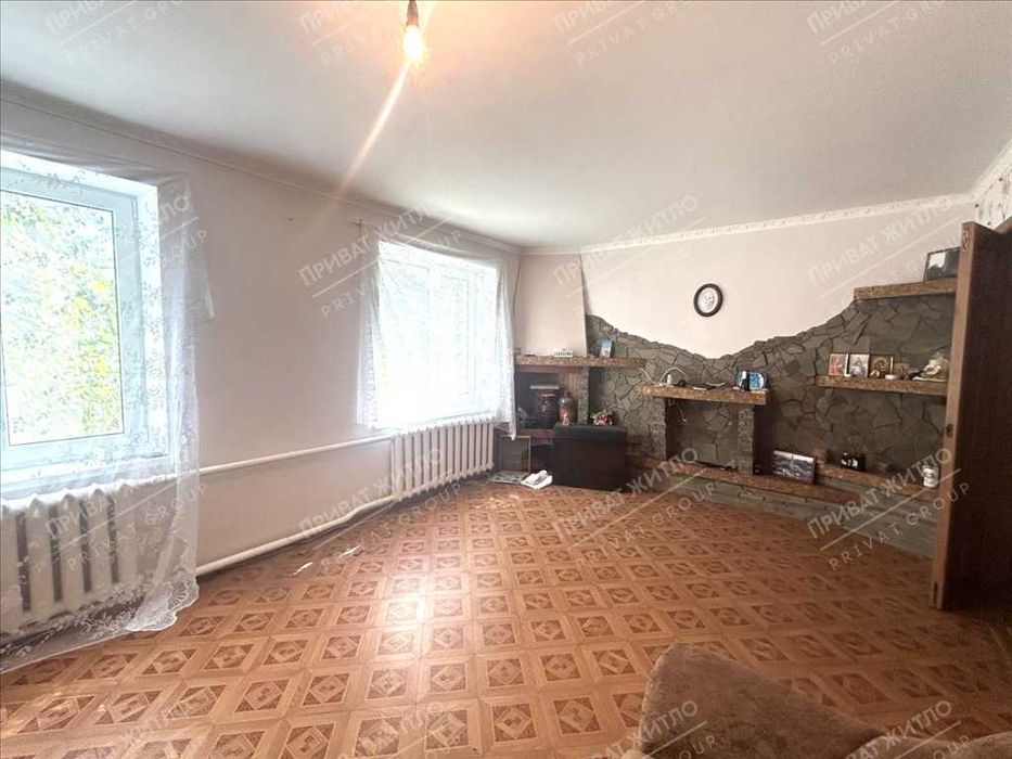 Будинок із земельною ділянкою 1 га, неподалік від міста Решетилівка