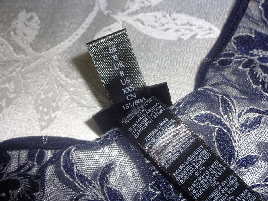 La Perla oryginalne haftowane srebrne kwiaty granatowe stringi