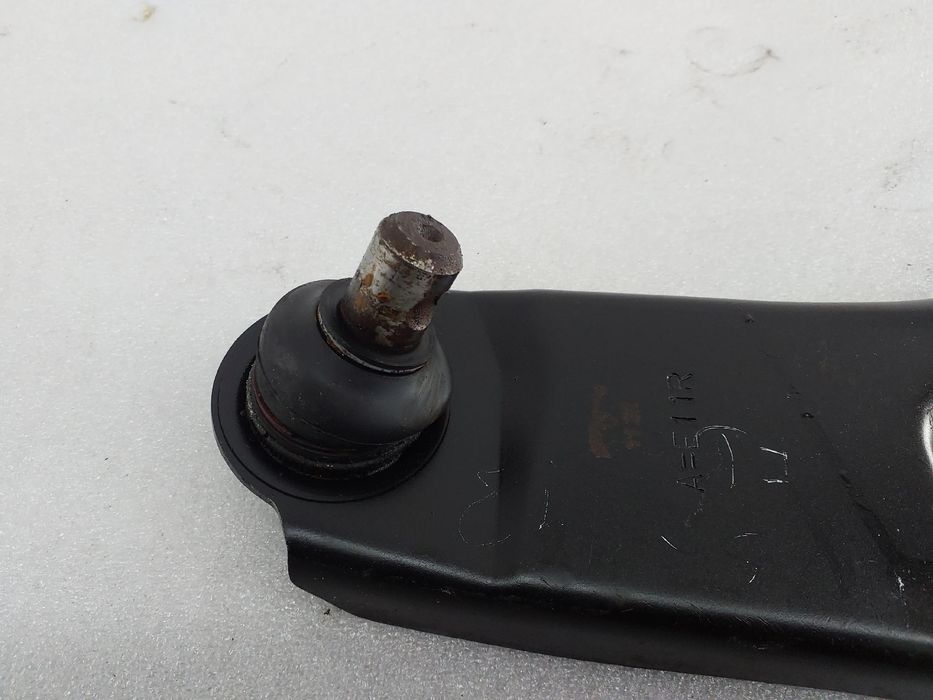 Braço de suspensão frente direito RENAULT Twingo III (BCM_)