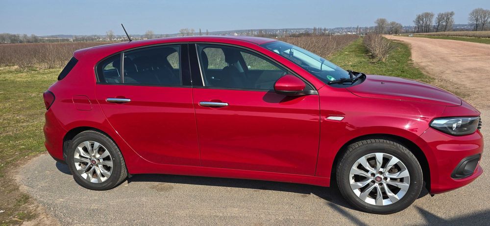 Fiat Tipo 2017, Hatchback, czerwony, T- Jet, 120 km, wersja LOUNGE