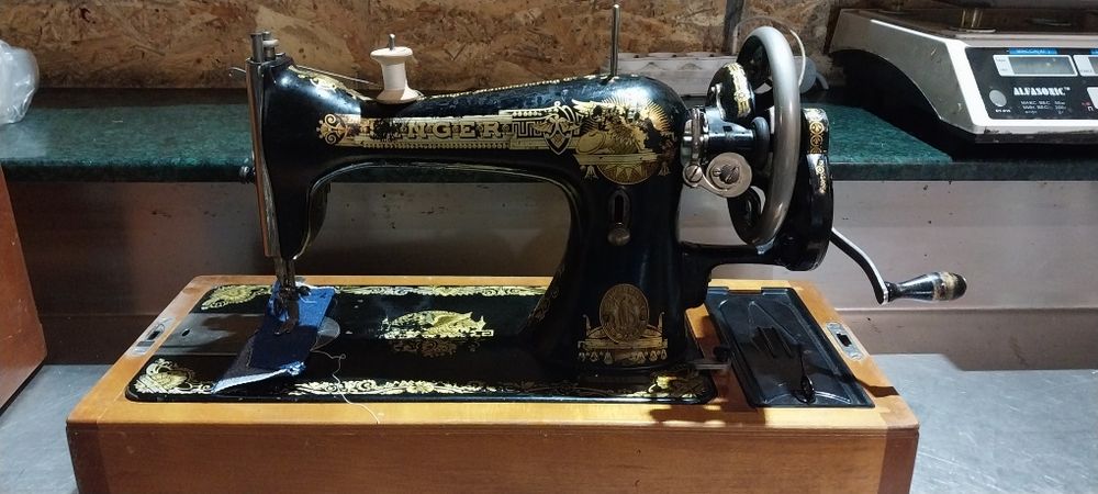 Раритетна швейна машинка Singer  в ідеальному стані+ключ