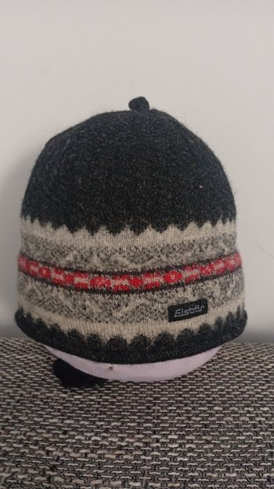 Тепла зимова в'язана шапка Eisbar Merino wool. На окружність 45-48см