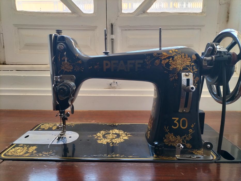 Máquina de Costura Antiga Pfaff 30, Séc. XX