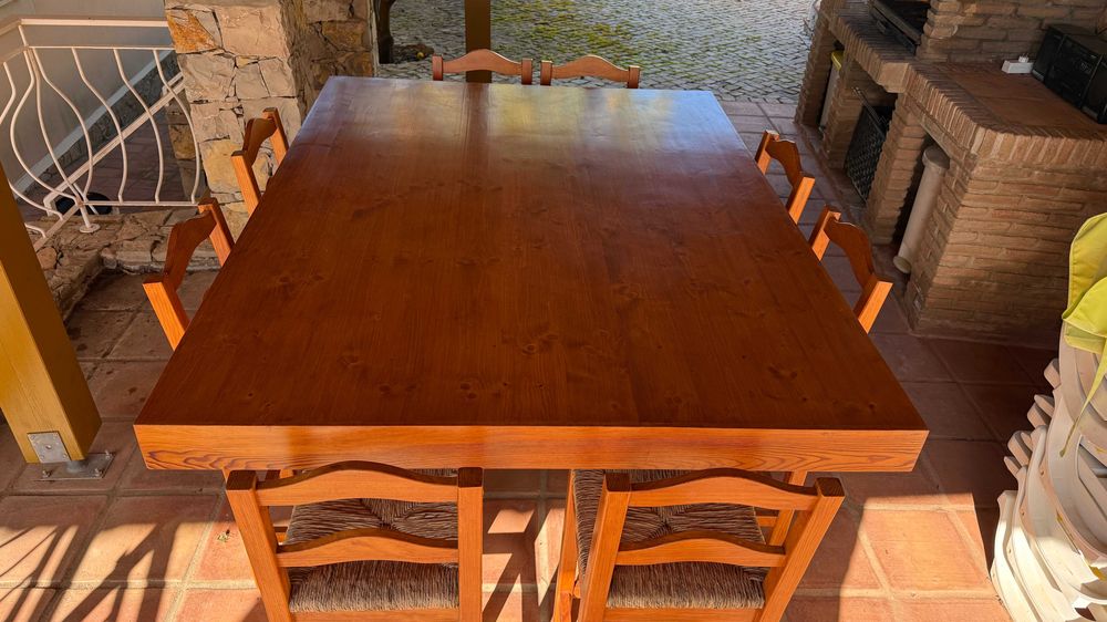 Mesa de matraquilhos em muito bom estado