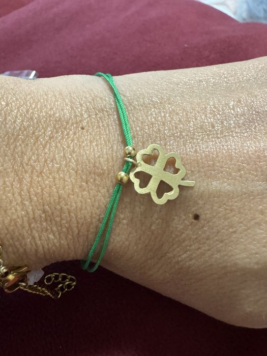 Pulseira verde com prata dourada
