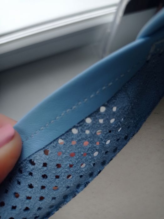 Нові туфлі з перфорацією