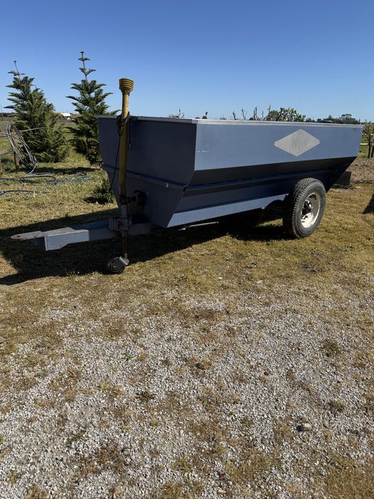 Reboque inox para uvas