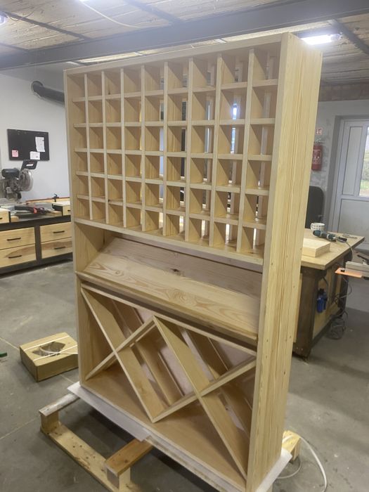 Regał na wino sosnowy 180x120