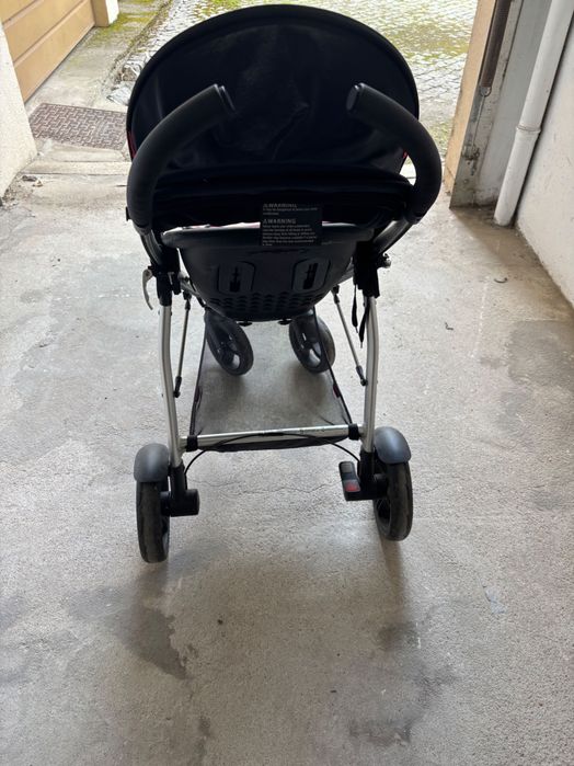 Carrinho de bebé e Moises