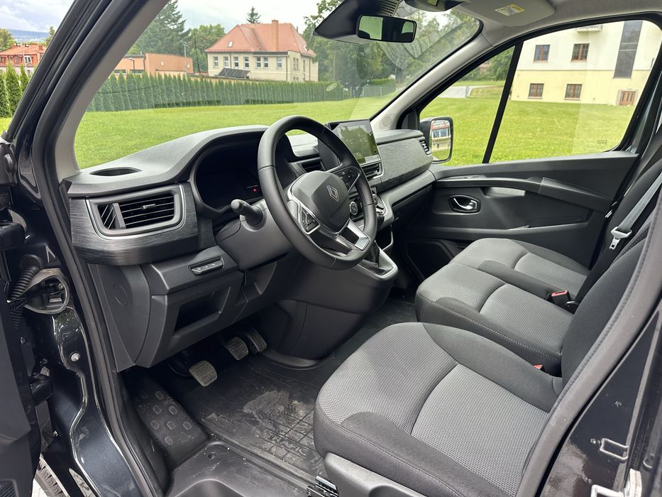 Wynajem Renault Trafic L2H1 9-osobowy Nowy model !!!