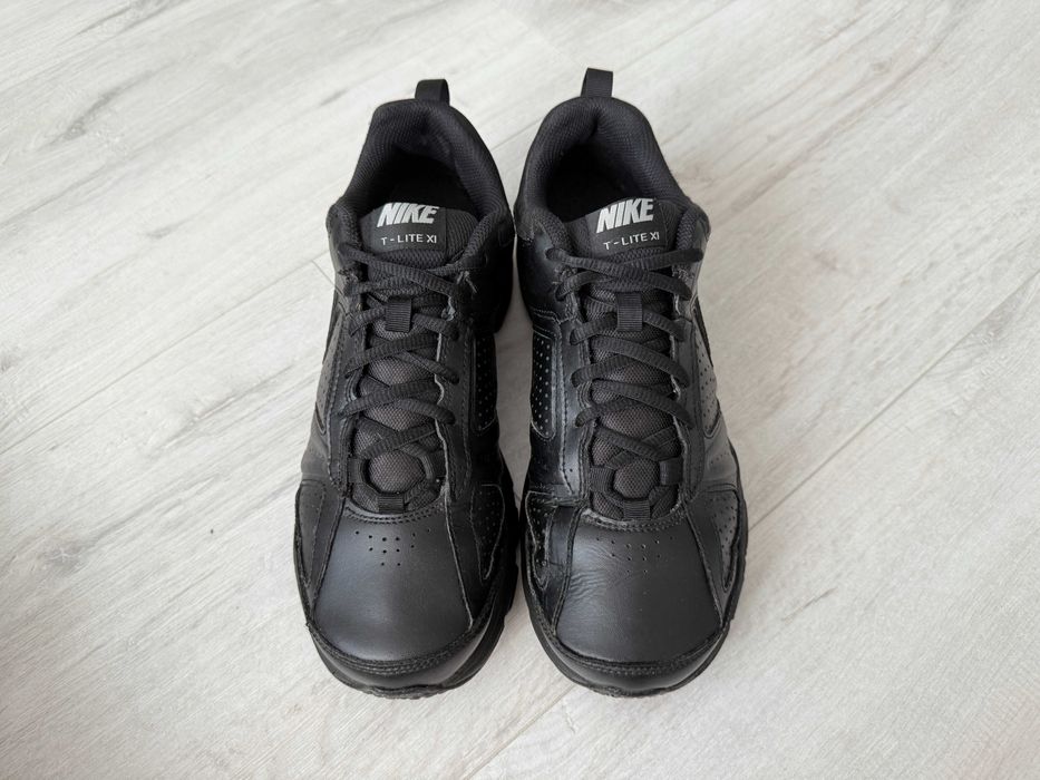 Кросівки шкіряні Nike T-Lite XI, оригінал, р-р 41, уст 26,5 см