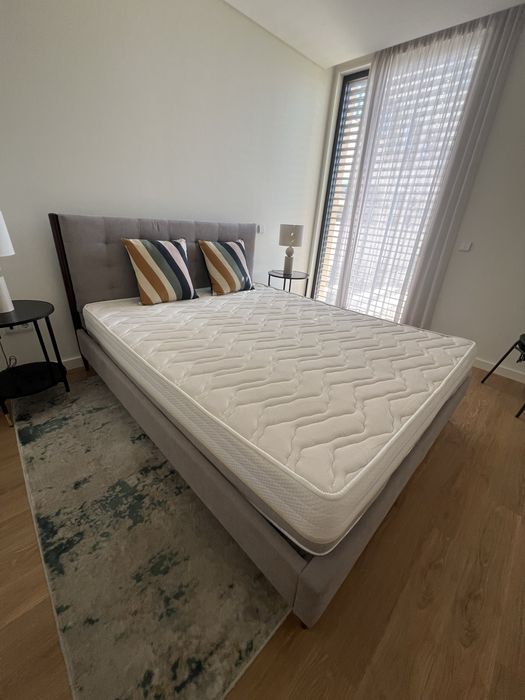 Cama de casal com colchao