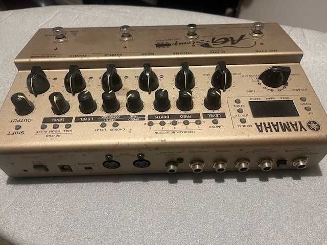 Pedaleira para Guitarra Acústica Yamaha AG Stomp