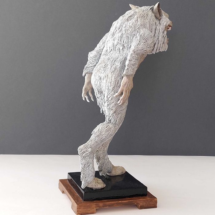 Escultura William Corvinus One-of-a-Kind Creature