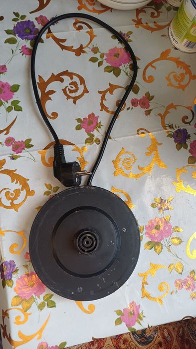 Продам чайник и подставка