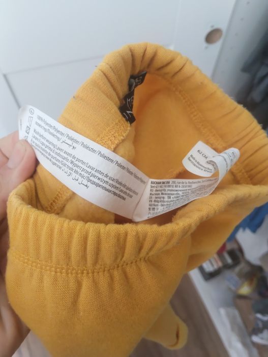 Żółte spodenki 62 spodnie dresowe dla niemowlaka, sto procent poliester
