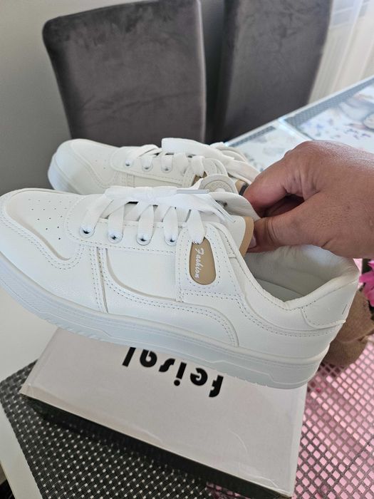 Nowe damskie buty rozm.39